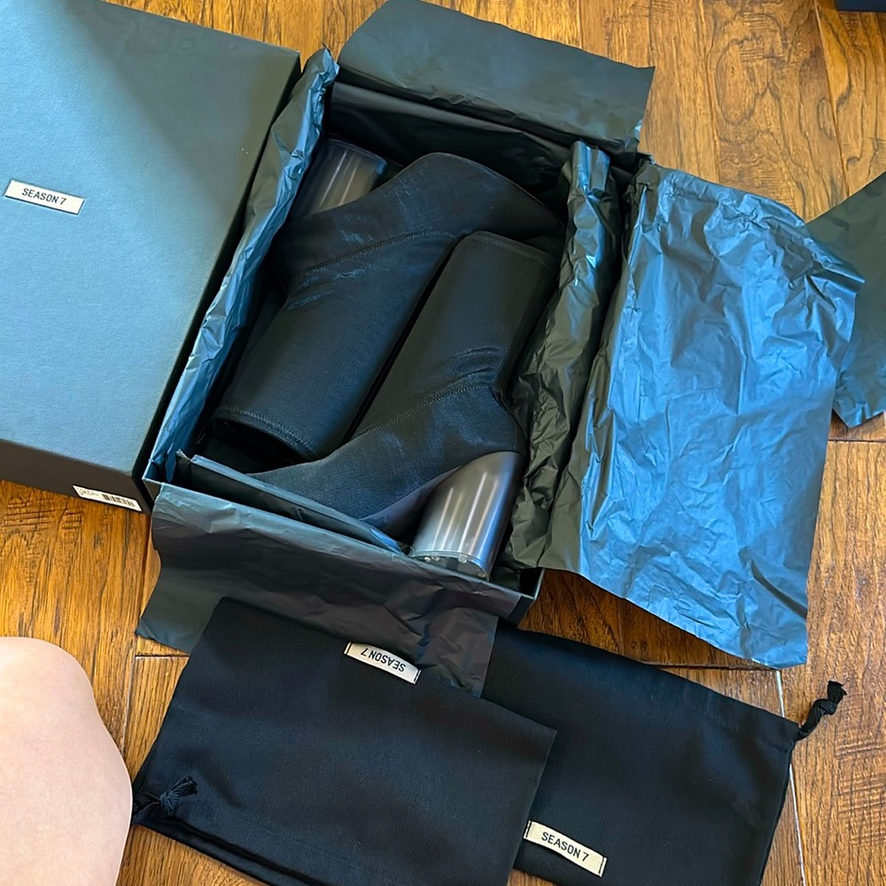 Yeezy season 7 Graphite stretch, mesh ankle boot size 40